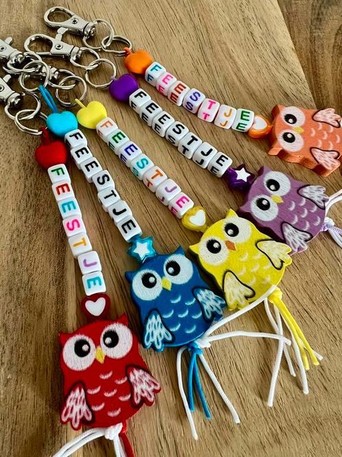 Sleutelhangers naam en uiltje, leuke traktatie of bedankje, Verzamelen, Sleutelhangers, Nieuw, Dier of Natuur, Ophalen of Verzenden