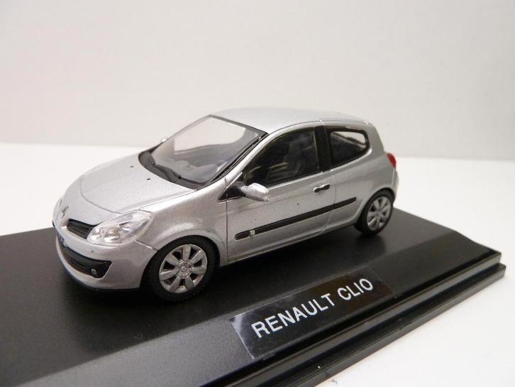 Renault Clio  '' Norev '', Hobby en Vrije tijd, Modelauto's | 1:43, Zo goed als nieuw, Auto, Norev, Ophalen of Verzenden