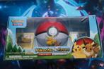 Pokemon pikachu & eevee pokeball collection box sealed., Ophalen of Verzenden, Zo goed als nieuw, Boosterbox, Foil