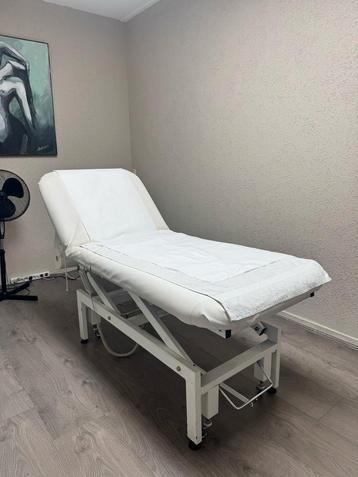 Nette Werkende Massagebed  beschikbaar voor biedingen