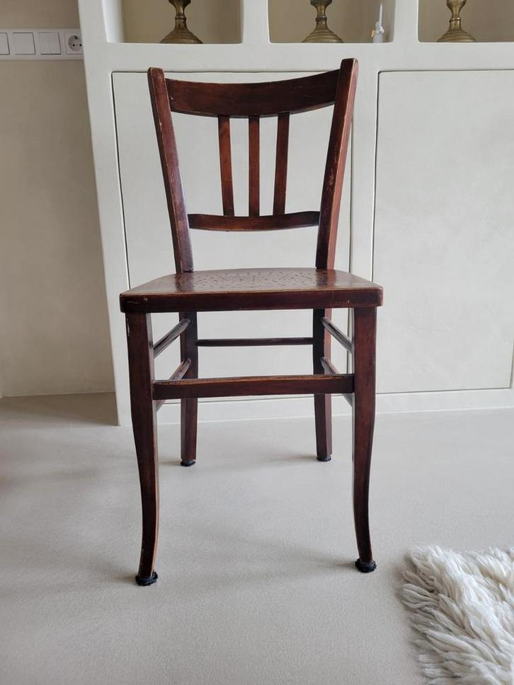 Houten Eetkamerstoel - Klassiek Design, Huis en Inrichting, Stoelen, Gebruikt, Eén, Hout, Bruin, Ophalen