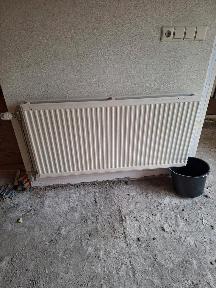 Radiatoren, Doe-het-zelf en Verbouw, Verwarming en Radiatoren, Radiator, 30 tot 80 cm, 150 cm of meer, Ophalen