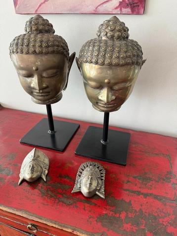 2 bronzen Boeddha hoofden + 2 Indonesische maskers
