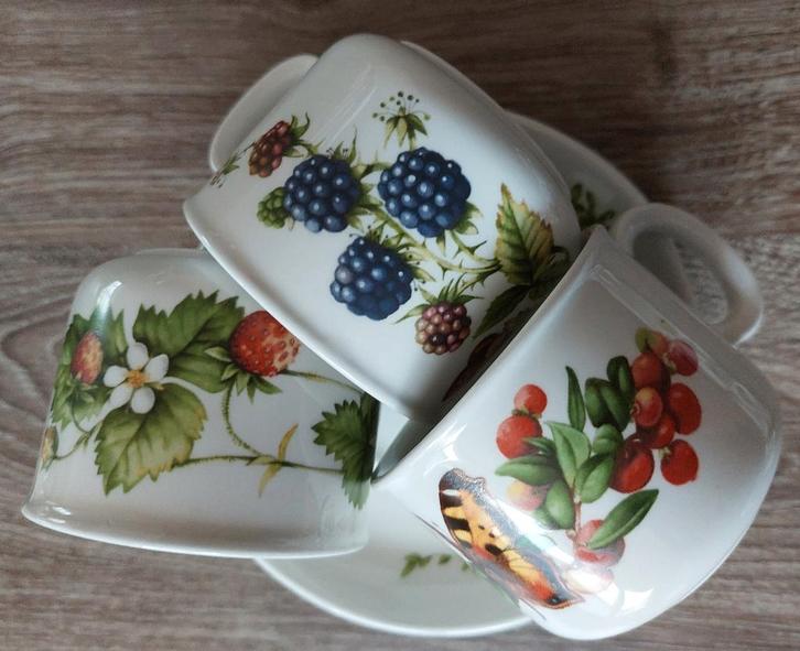 Enkele onderdelen van een Marjolein Bastin servies., Antiek en Kunst, Antiek | Servies los, Ophalen