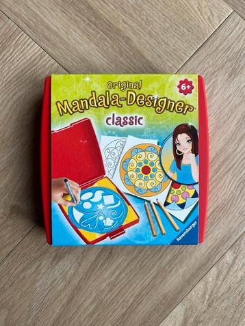 Een mandala-designer, compleet beschikbaar voor biedingen