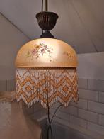 Antiek glazen plafondlampje met kraaltjes, Antiek en Kunst, Antiek | Lampen, Ophalen of Verzenden