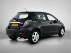Toyota Yaris 1.5 Full Hybrid Comfort | Airco | Camera | LM V, Gebruikt, Zwart, 4 cilinders, Zwart