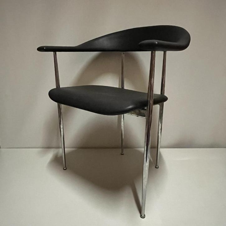 OPRUIMING 2 x jaren 80 post modern design stoel P40 Fasem, Huis en Inrichting, Stoelen, Gebruikt, Twee, Kunststof, Metaal, Zwart
