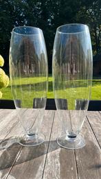 Twee grote glazen vazen van 67 cm (€10,- ps), Ophalen, Overige kleuren, 50 tot 75 cm, Glas