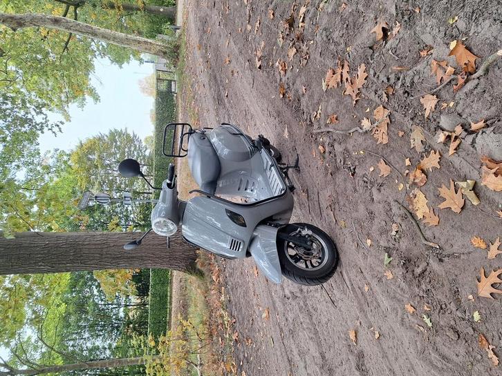 Scooter riva, Fietsen en Brommers, Scooters | Overige merken, Gebruikt, Benzine, Ophalen of Verzenden