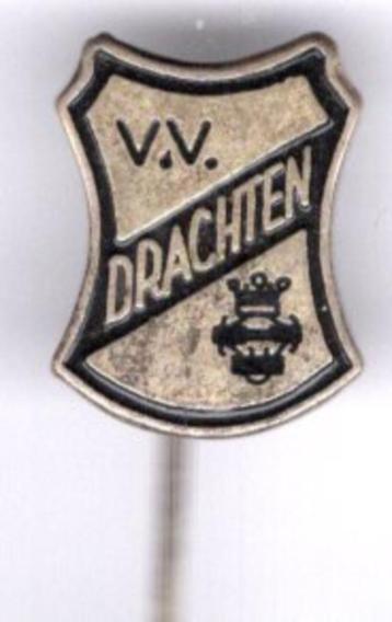 V.V. Drachten zilverkleurig voetbal speldje ( Z_116a ) beschikbaar voor biedingen