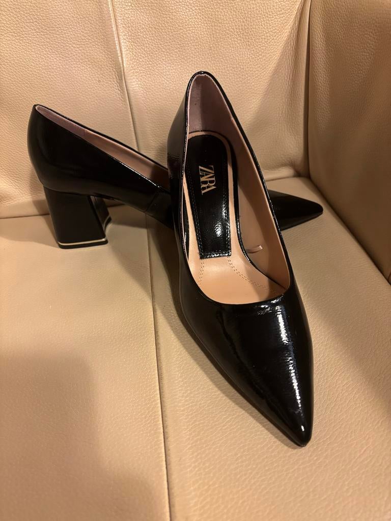 Elegante Zara pumps - Maat 40, Ophalen of Verzenden, Zo goed als nieuw, Zwart, Pumps