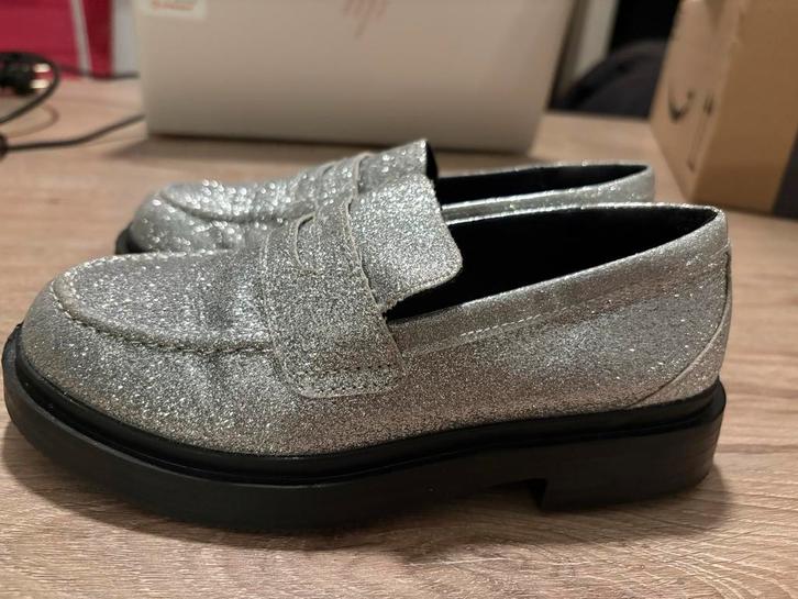 Loafers zilverkleurig/glitters maat 32, Kinderen en Baby's, Kinderkleding | Schoenen en Sokken, Gebruikt, Overige typen, Jongen of Meisje