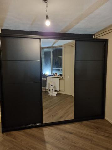 KLEDINGKAST MET TRANSPORT EN MONTAGE - afbeelding 4