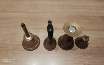 Collectie van 4 vintage bronzen bellen beschikbaar voor biedingen