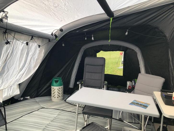 Caravan Eifelland 500, Caravans en Kamperen, Caravans, Particulier, tot en met 4, 1000 - 1250 kg, Rondzit, Eifelland, Frans bed