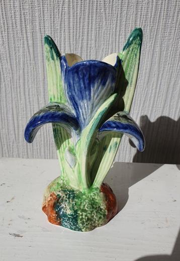 Shorter&Sons Staffordshire vaasje IRIS handbeschilderd beschikbaar voor biedingen