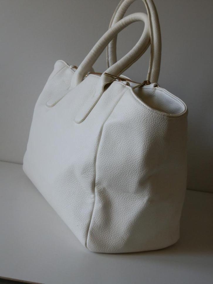 Benetton damestas. Wit., Sieraden, Tassen en Uiterlijk, Tassen | Damestassen, Zo goed als nieuw, Handtas, Wit, Ophalen of Verzenden