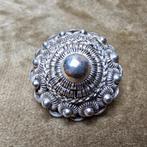 Antieke zilveren Zeeuwse knop broche, Sieraden, Tassen en Uiterlijk, Gebruikt, Minder dan 4 cm, Ophalen of Verzenden, Zilver