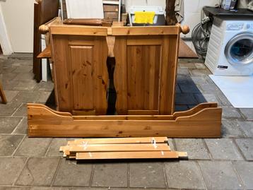 Houten 1 persoons bed beschikbaar voor biedingen