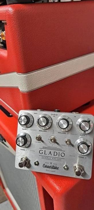 Cornerstone Gladio, dumble style Preamp en Overdrive beschikbaar voor biedingen