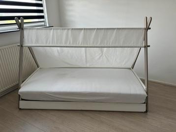 Leuk tipi kinderbed beschikbaar voor biedingen