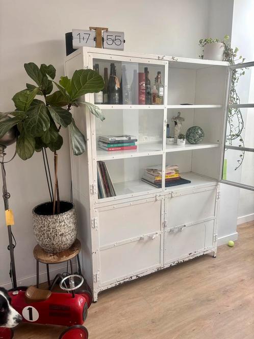 Vitrinekast wit metaal, van giga meubel 138x43x190cm, Huis en Inrichting, Kasten | Vitrinekasten, Zo goed als nieuw, 25 tot 50 cm