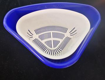Tupperware driehoek bak afval voorraadbak uien zeef vergiet  beschikbaar voor biedingen