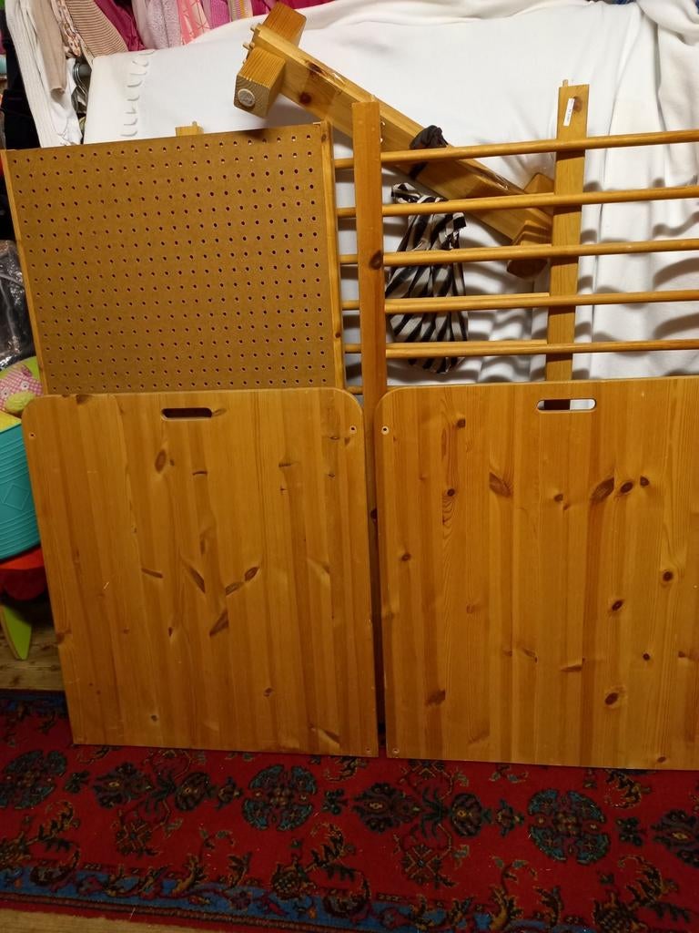 TEAB BABY Spijlenbed hout en houten wiegje en  hemelstander, Ophalen, Gebruikt