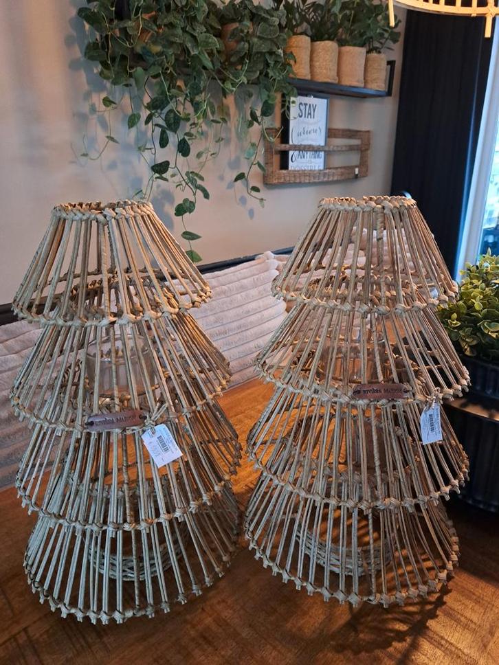 Rivièra Maison Rattan Waxinelicht Kerstboom, Huis en Inrichting, Woonaccessoires | Kandelaars en Kaarsen, Nieuw, Kandelaar, 25 tot 50 cm