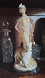 Mooi beeld , dame met hond,, Ophalen of Verzenden