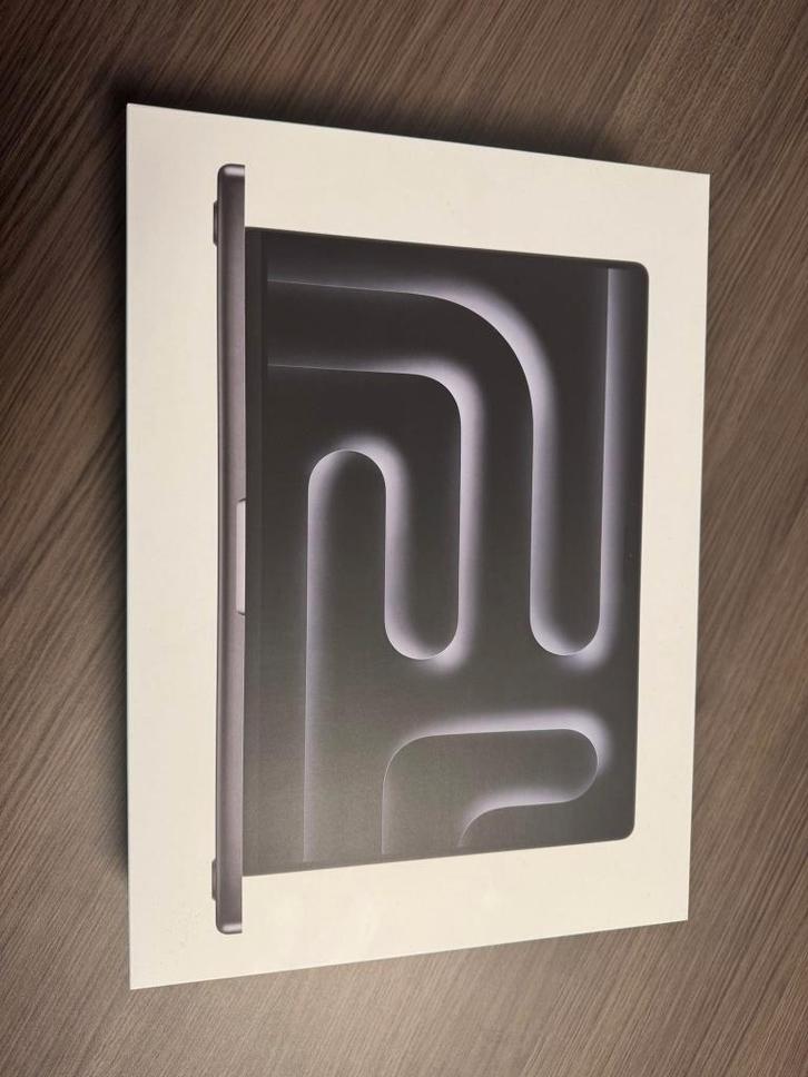 MacBook Pro 16 INCH bijna niet gebruikt, moet voor dond weg!, Computers en Software, Apple Macbooks, Zo goed als nieuw, MacBook Pro