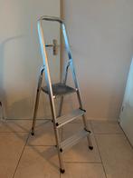 Aluminium Huishoudtrap huishoud trap 3 treden lichtgewicht, Doe-het-zelf en Verbouw, Ladders en Trappen, Ophalen, Trap, Zo goed als nieuw