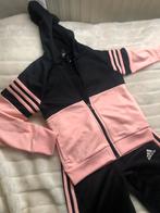 Adidas trainingspakje maat 128, Meisje, Adidas., Sport- of Zwemkleding, Ophalen of Verzenden