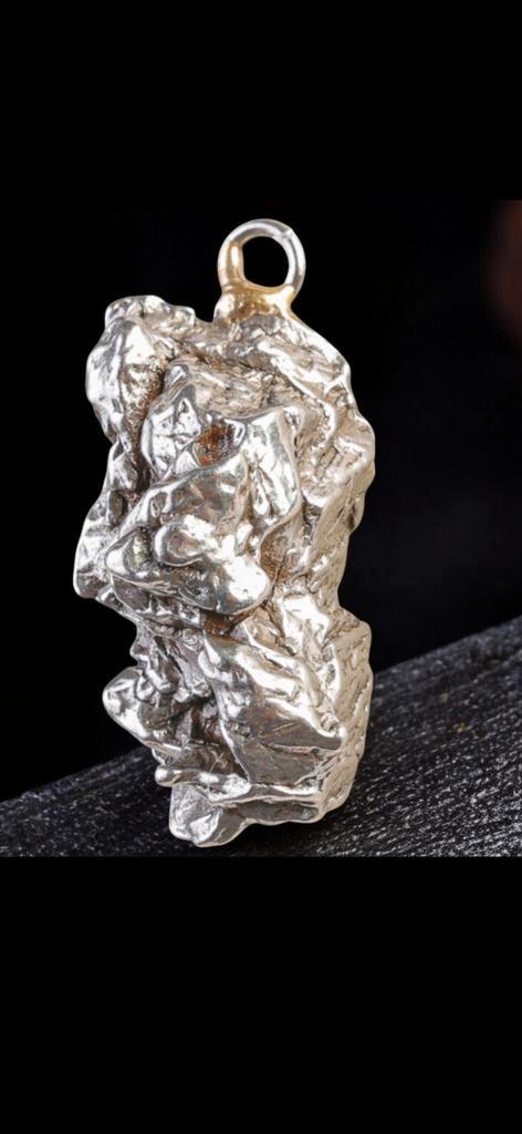 Hanger van hoogwaardig meteoriet., Sieraden, Tassen en Uiterlijk, Kettinghangers, Nieuw, Overige materialen, Zilver, Overige voorstellingen