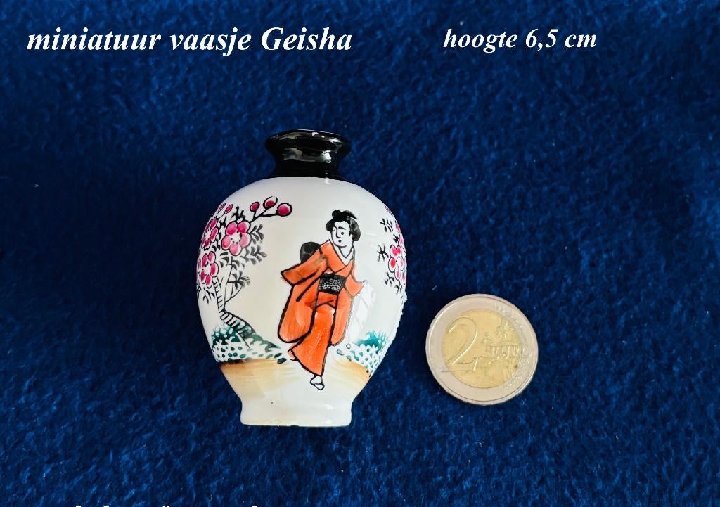 miniatuur vaasje 6,5 h Geisha Japan jaren 60 Oranje kimono, Ophalen