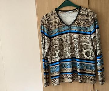 Top/ Shirt Trui.   mt M.     “ Bianca”.  beschikbaar voor biedingen