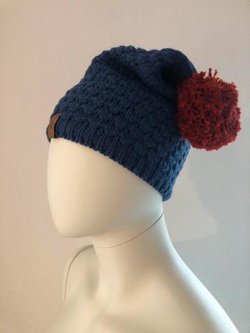 Protest donker blauw muts beanie rood pom pom beschikbaar voor biedingen