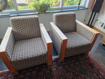 Nu of nooit! Fauteuil hout/gestoffeerd. Prijs per stuk!