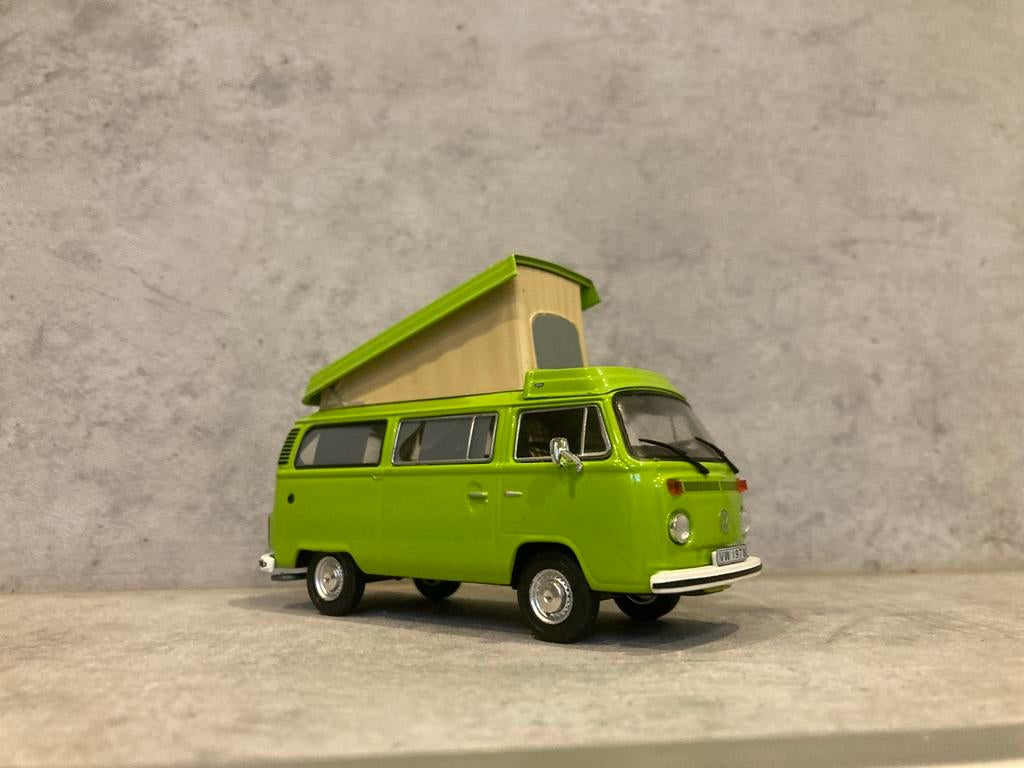 Oldtimer Vw T2 buscamper, Hobby en Vrije tijd, Modelauto's | 1:43, Ophalen of Verzenden, Zo goed als nieuw, Auto, Overige merken
