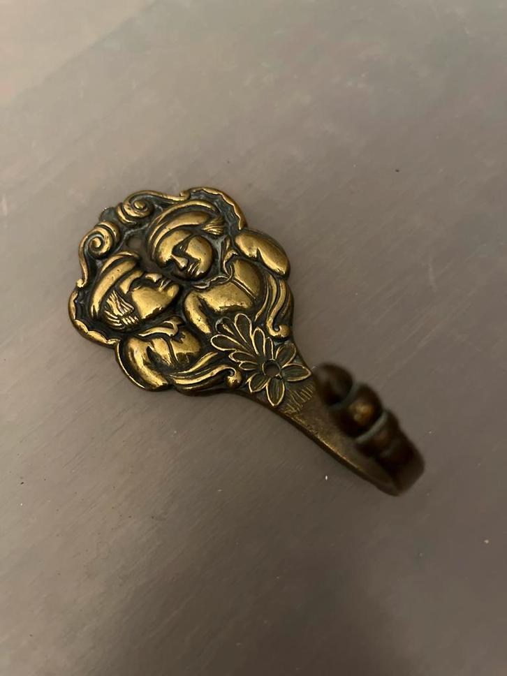 Vintage Metalen Wandhaak met Romantisch Design, Huis en Inrichting, Woonaccessoires | Kapstokken, Gebruikt, Wandhaken, Minder dan 100 cm