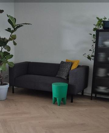 Zo goed als nieuw 2 zits bank  beschikbaar voor biedingen