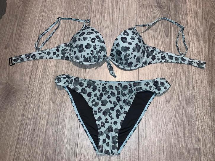 costes groene panterprint cup bikini maat M, Kleding | Dames, Badmode en Zwemkleding, Zo goed als nieuw, Bikini, Groen, Ophalen of Verzenden