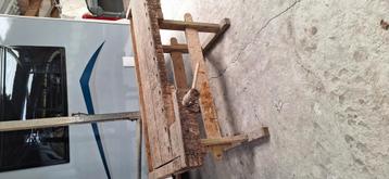 Oude werkbank  beschikbaar voor biedingen