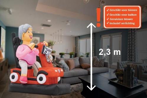 Sarah pop op scootmobiel voor binnen te huur, landelijke bez, Hobby en Vrije tijd, Feestartikelen | Verhuur, Zo goed als nieuw