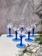 Vintage wijnglazen op stijlvolle kobaltblauwe gedraaide voet, Ophalen of Verzenden