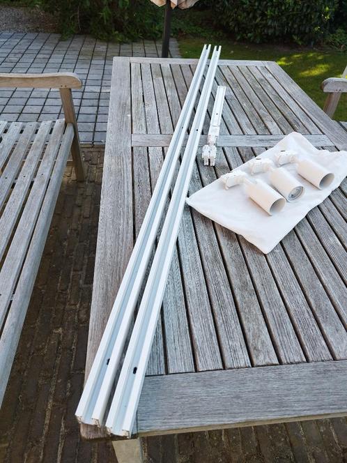 Nieuw 3-fase rail verlichting met spots Ledlines, Huis en Inrichting, Lampen | Spots, Nieuw, Plafondspot of Wandspot, Metaal of Aluminium