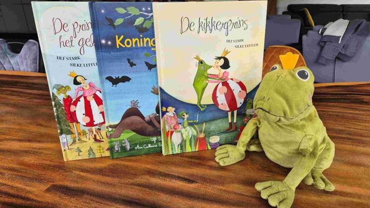3 Sprookjesboeken met omkeerbare kikker/prins knuffel, Boeken, Kinderboeken | Kleuters, Zo goed als nieuw, Fictie algemeen, 4 jaar