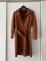 Cognac K design jurk maat M met ceintuur, Kleding | Dames, Jurken, Maat 38/40 (M), Bruin, Ophalen of Verzenden, Zo goed als nieuw