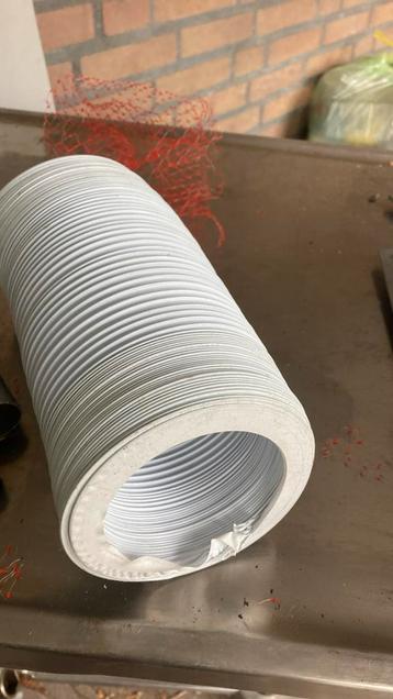 Flexibele slang 1,5 meter lang en 10 cm diorsnede € 3,00 beschikbaar voor biedingen